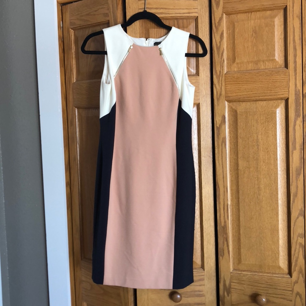 Ann Taylor dress size 2. Wore once to an event.
